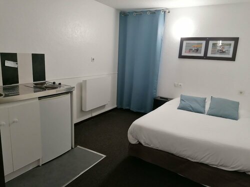 Гостиница Enzo Hotels Vierzon by Kyriad Direct во Вьерзоне