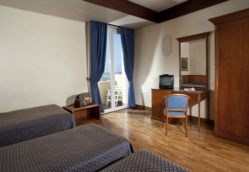 Гостиница Bellevue Hotel в Римини