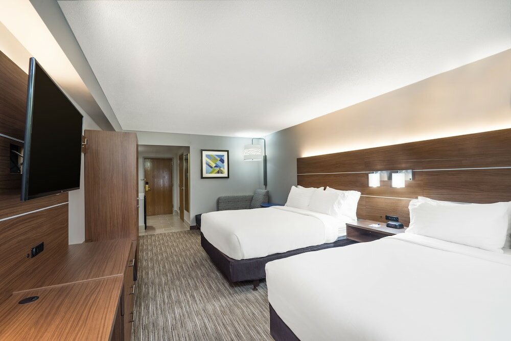 Фото Holiday Inn Express Hotel & Suites Louisville East, an Ihg Hotel