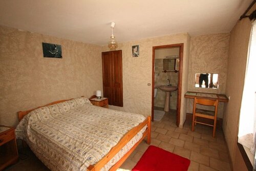 Гостиница Chambres d'hôtes Domaine Du Bas Chalus в Форкалькье