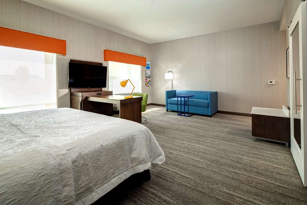 Фото Hampton Inn & Suites Indio