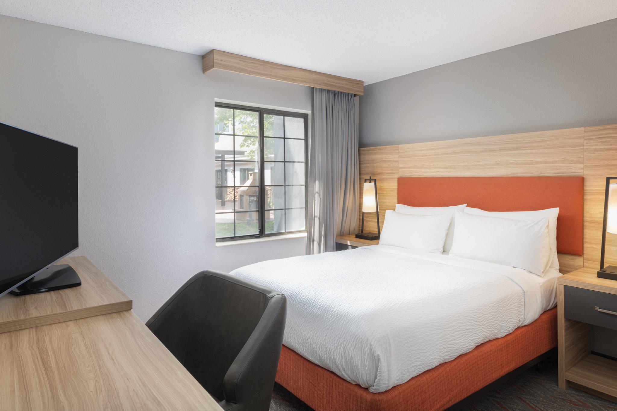 Фото Candlewood Suites Eagan Arpt South - Mall Area, an Ihg Hotel