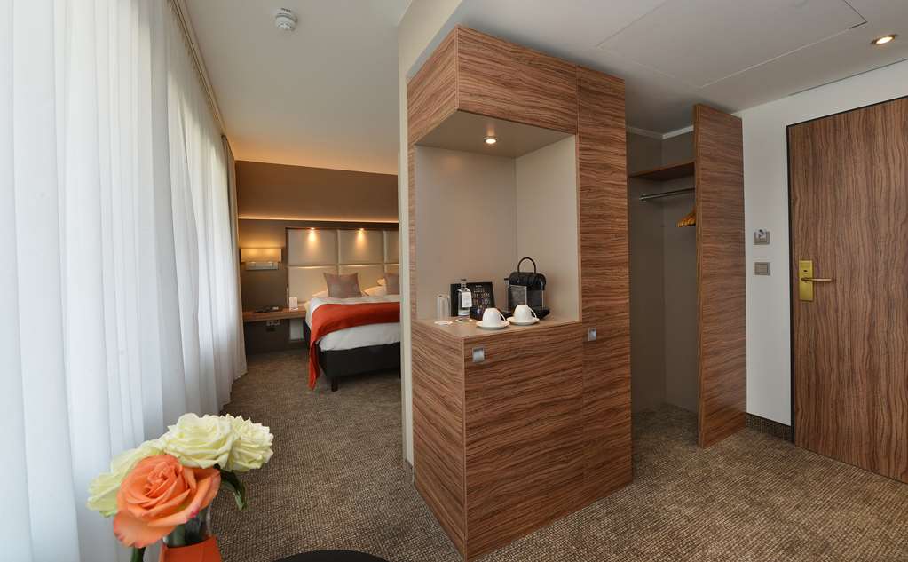 Фото Best Western Plus Delta Park Hotel