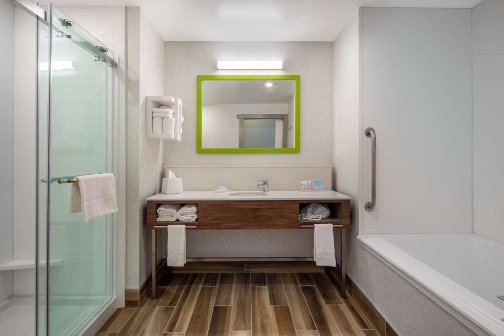 Фото Hampton Inn & Suites by Hilton Edmonton St. Albert