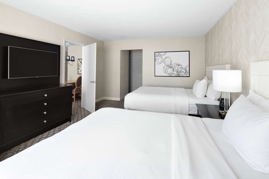 Фото DoubleTree Suites by Hilton Hotel Charlotte - SouthPark