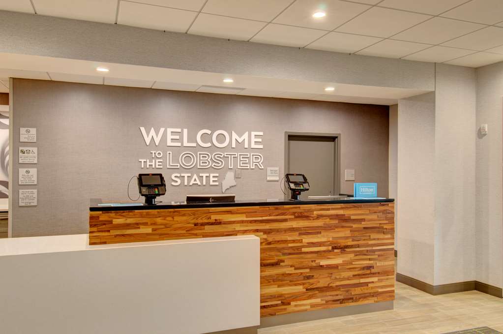 Фото Hampton Inn & Suites Portland West