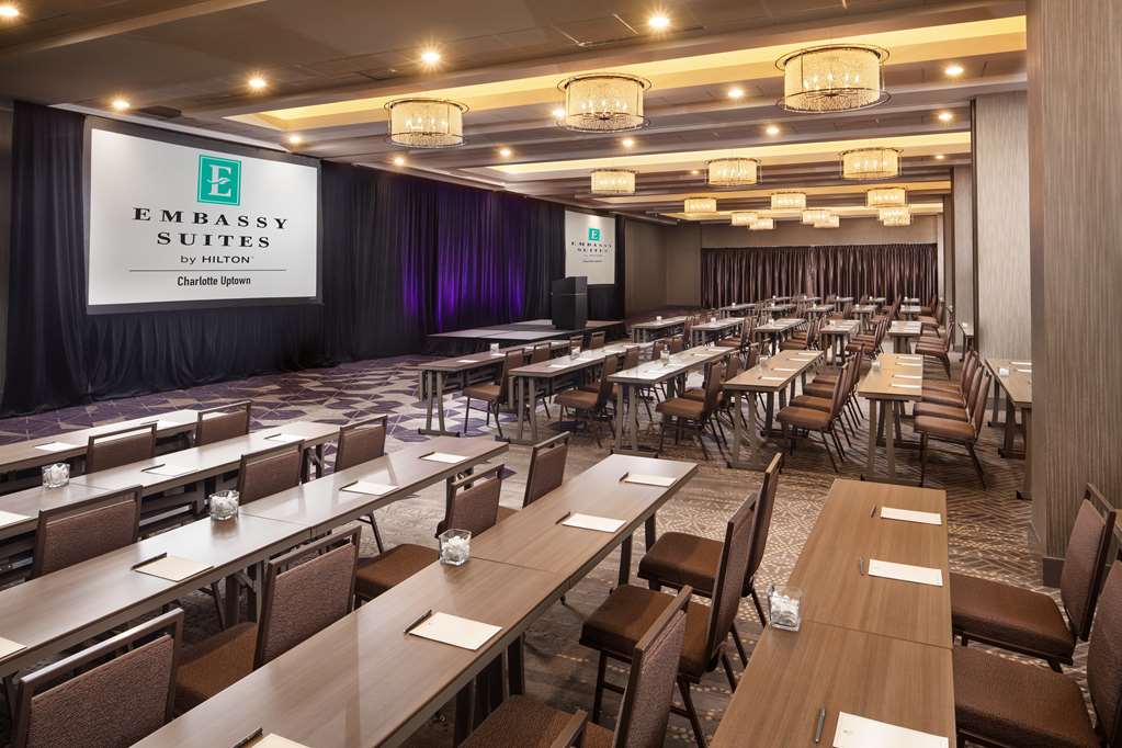 Фото Embassy Suites by Hilton Charlotte Uptown