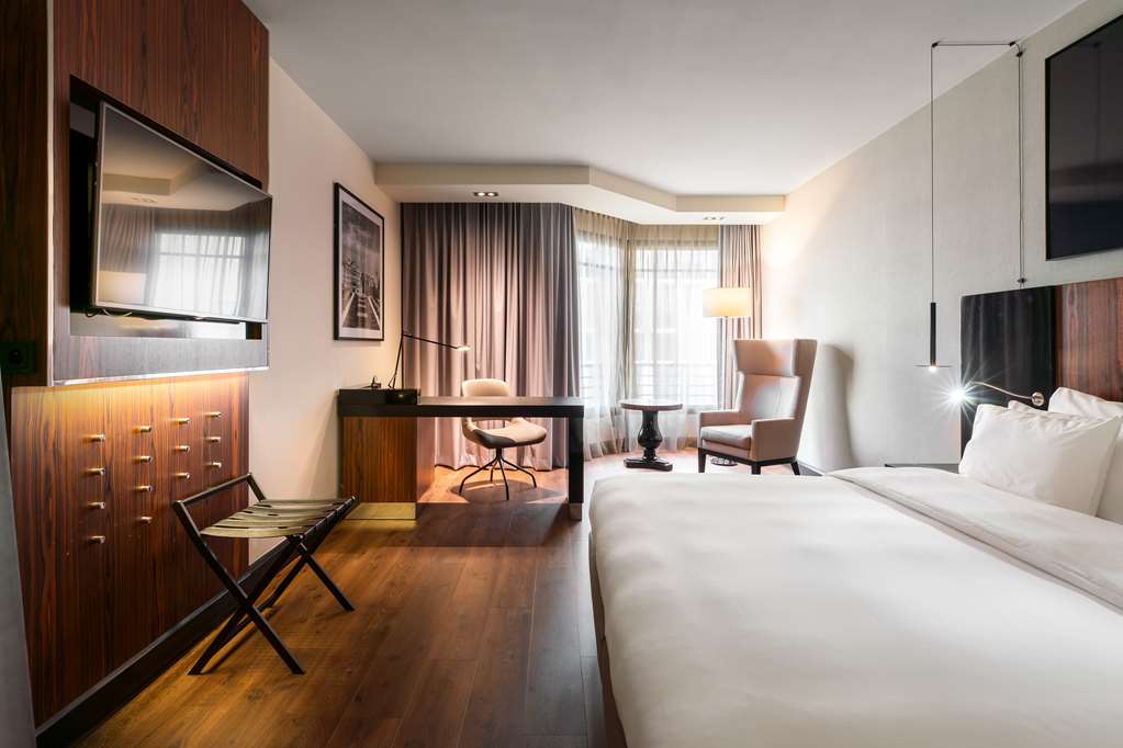 Фото Radisson Collection Hotel, Grand Place Brussels