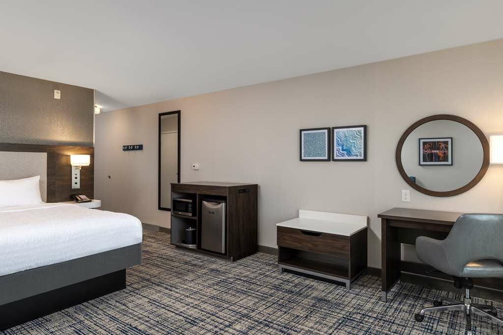 Фото Hampton Inn & Suites Manteca