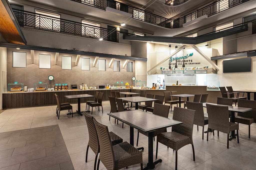 Фото Embassy Suites by Hilton Miami International Airport