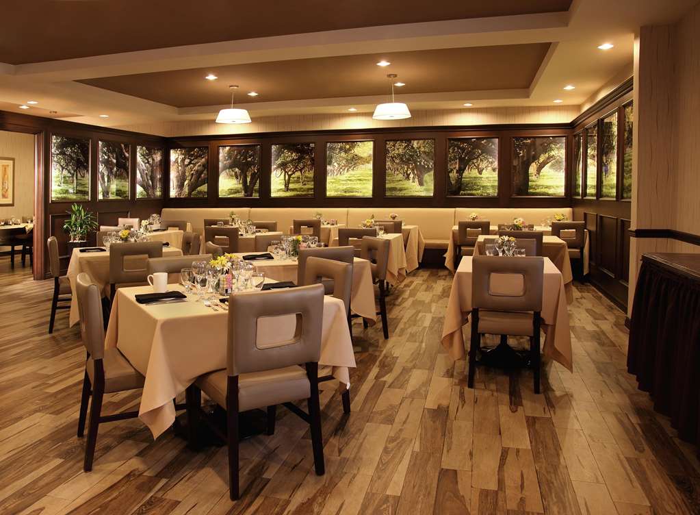 Фото DoubleTree by Hilton Claremont
