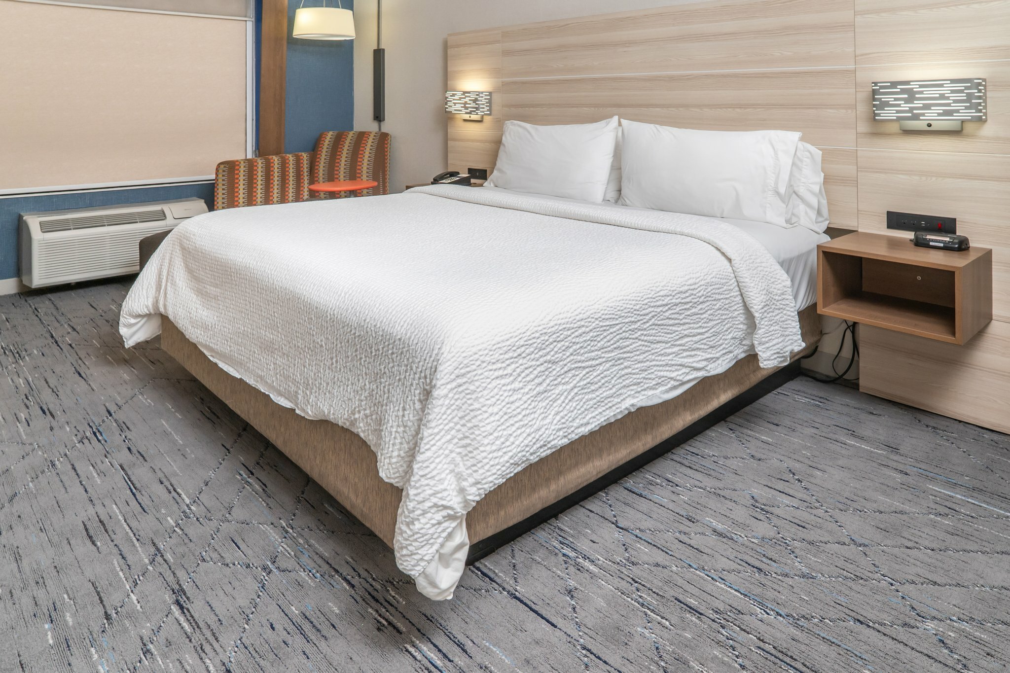 Фото Holiday Inn Express & Suites San Diego Otay Mesa