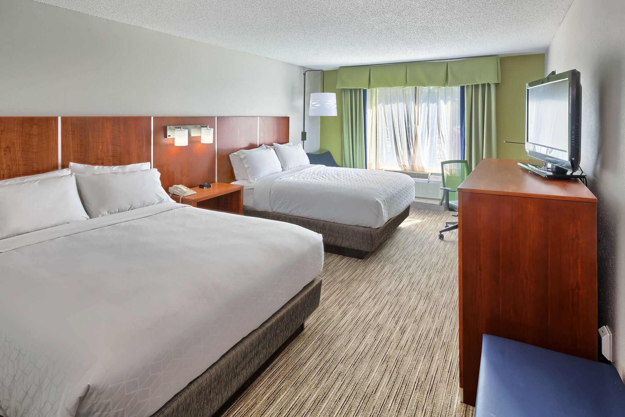 Фото Holiday Inn Express Hotel & Suites Raleigh-Wakefield, an Ihg Hotel