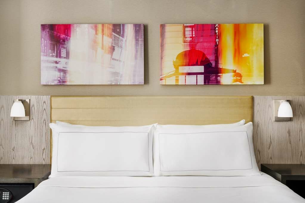 Фото DoubleTree by Hilton New York Times Square West
