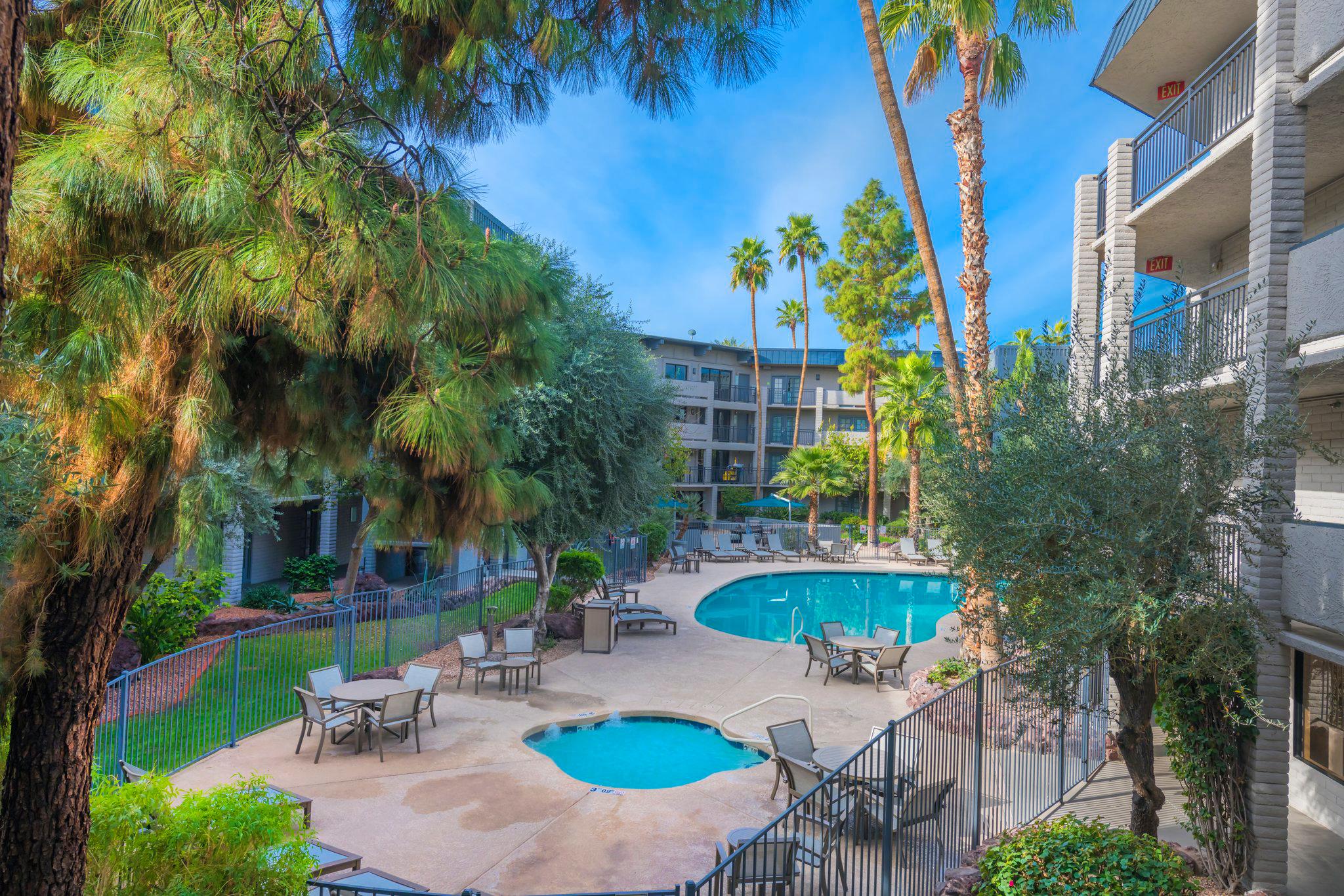 Фото Holiday Inn & Suites Phoenix Airport North by IHG