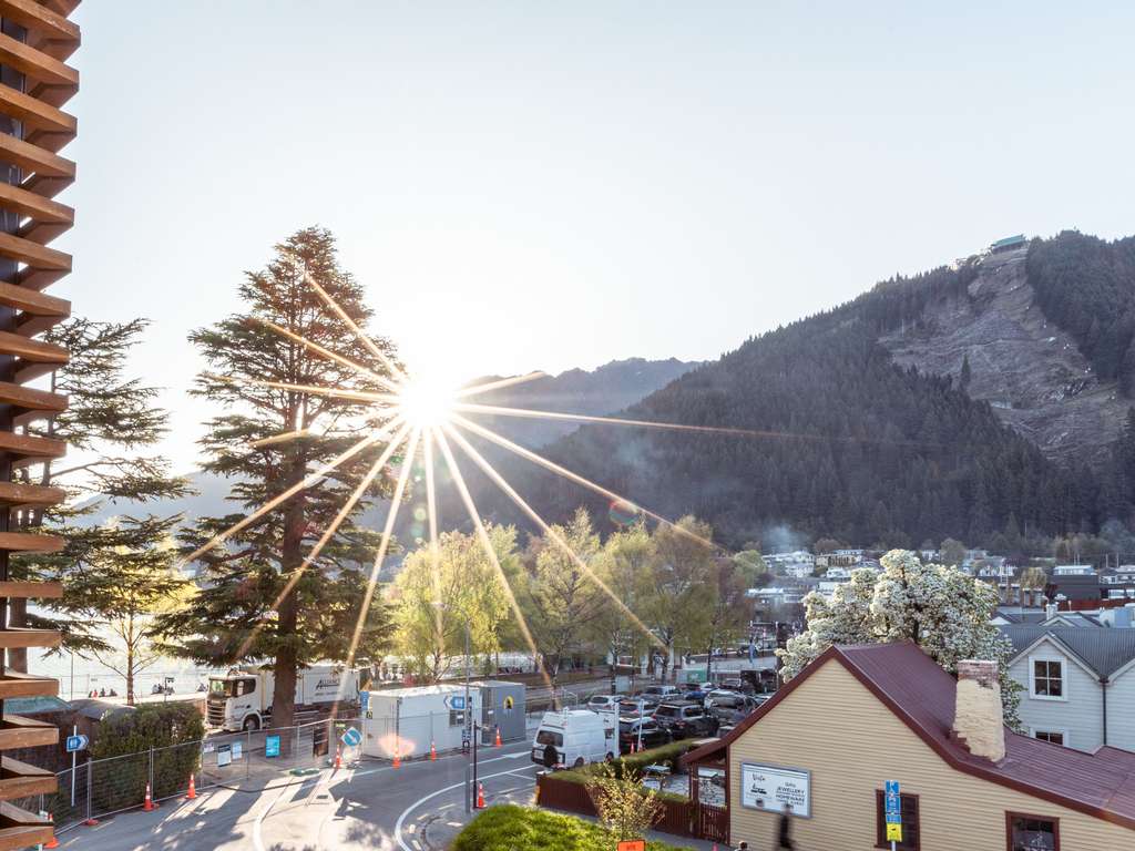 Фото Novotel Queenstown Lakeside