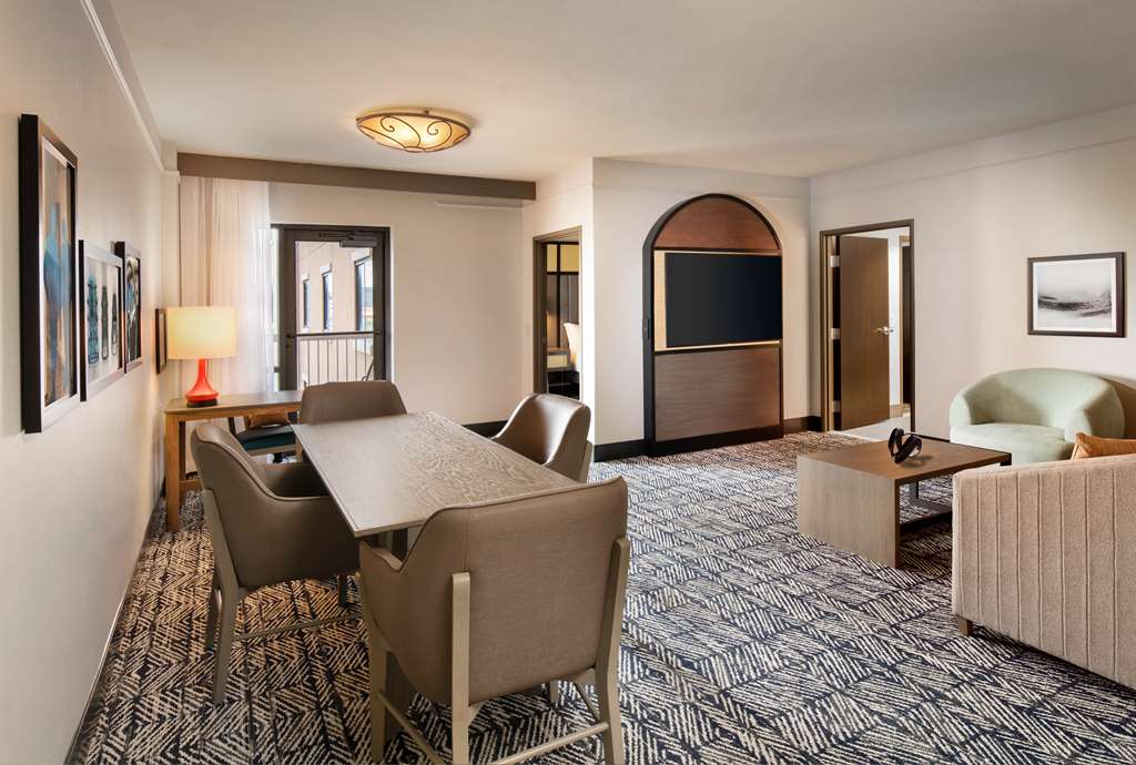 Фото Hilton Dallas/Southlake Town Square