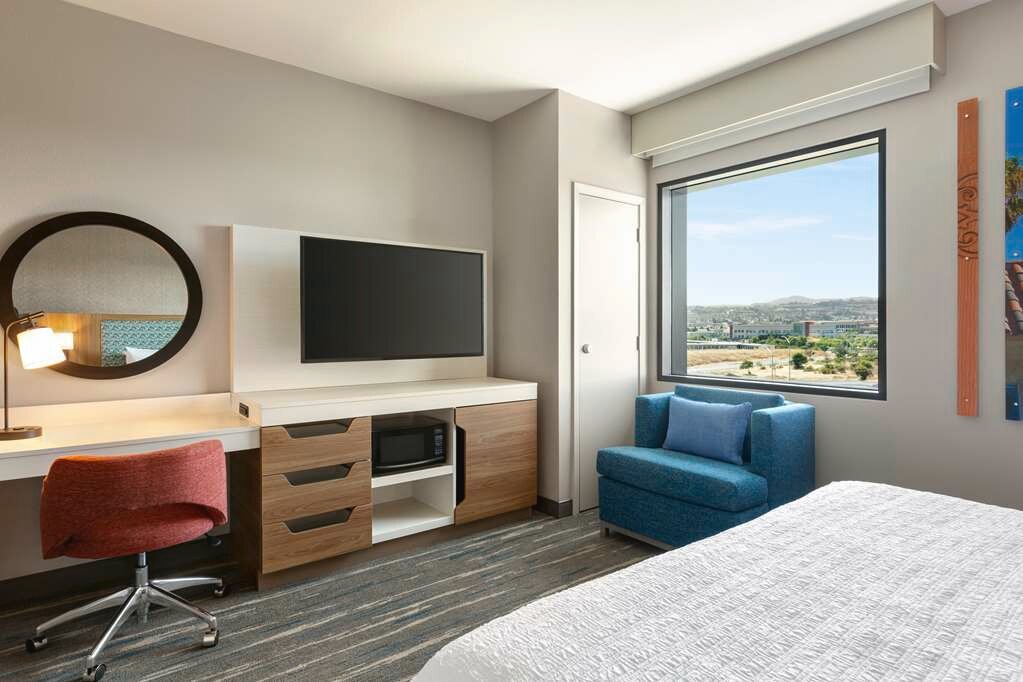 Фото Hampton Inn & Suites San Mateo-San Francisco Airport