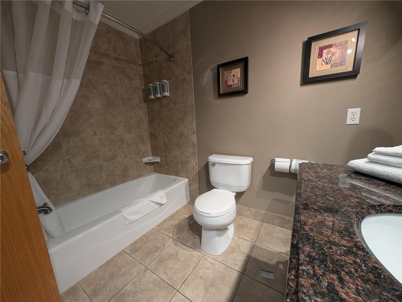 Фото Best Western Swan Castle Inn