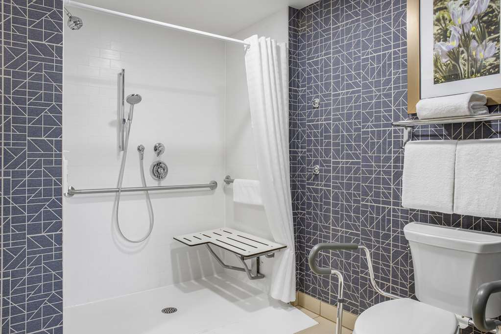 Фото Homewood Suites by Hilton Winnipeg Airport Polo Park MB