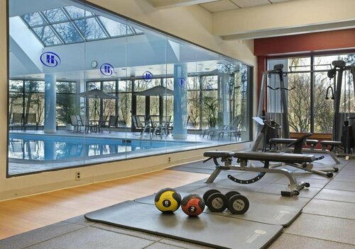 Гостиница Hilton East Brunswick Hotel & Executive Meeting Center в Нью Брансуике