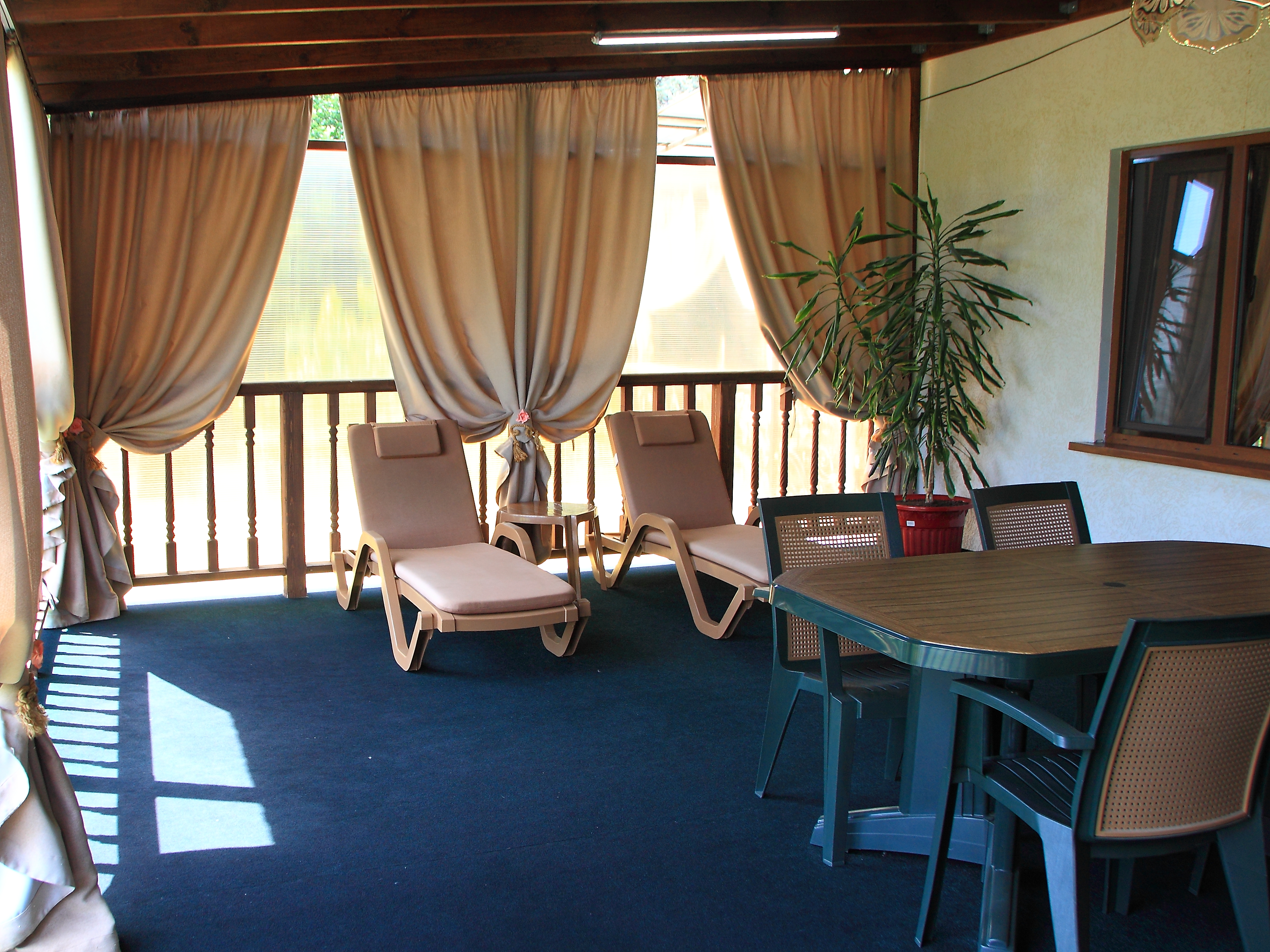 Фото Нептун у реки