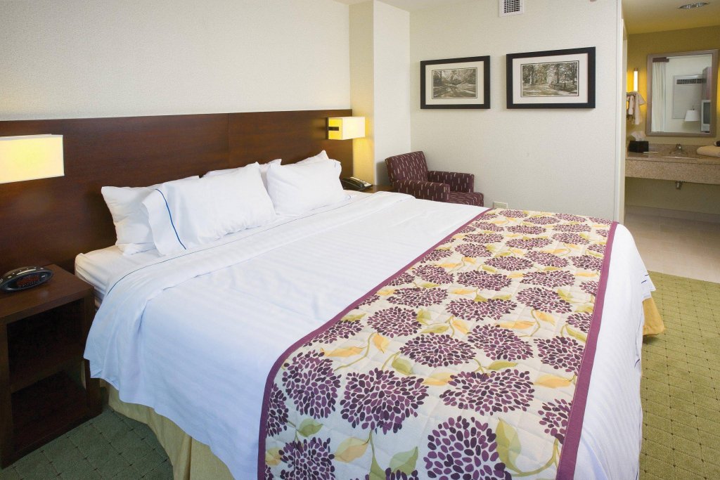 Фото Courtyard New York Manhattan/Upper East Side