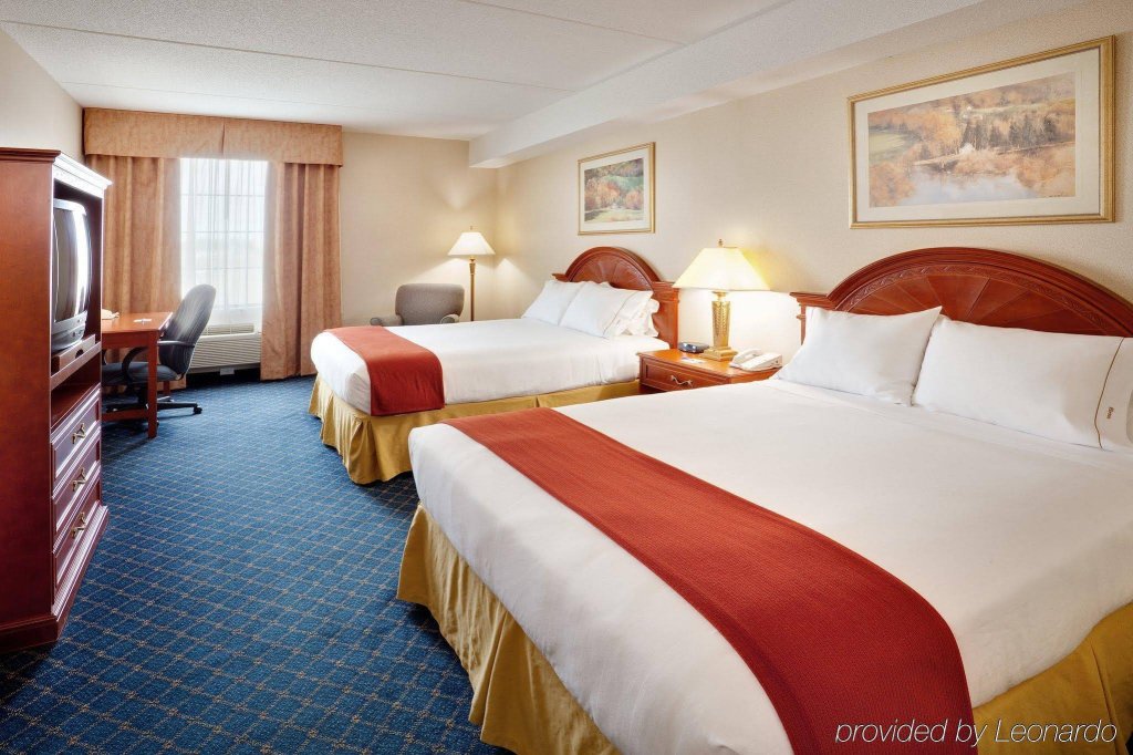 Фото Holiday Inn Express Hotel & Suites Barrie, an Ihg Hotel