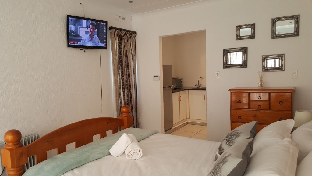 Фото 8 Ibis Lane Guest House