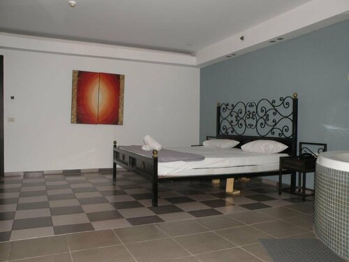 Гостиница Spat Rooms VIP в Петах-Тикве