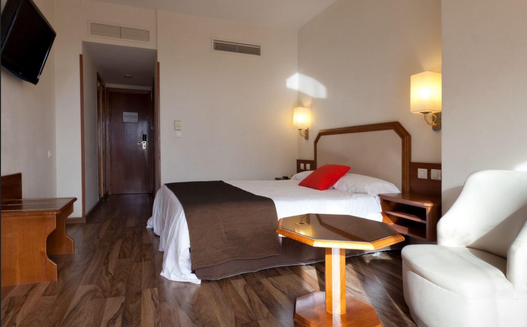 Фото Senator Barajas Hotel