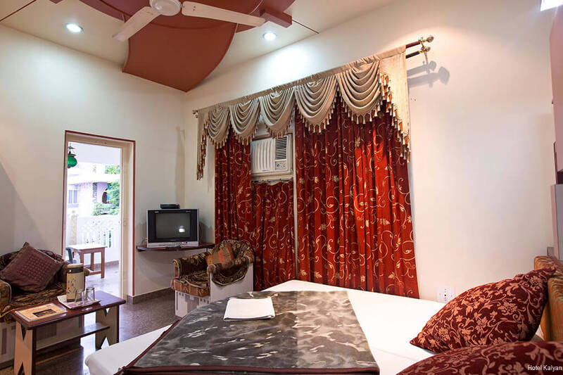 Фото Hotel Kalyan