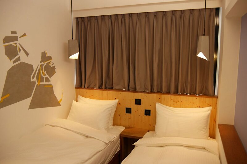 Гостиница Just Inn Taipei в Тайбэе