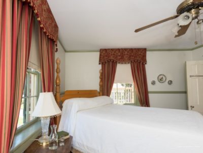 Фото Cedars of Williamsburg Bed & Breakfast