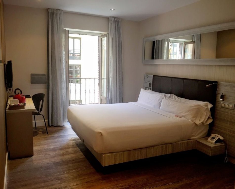 Фото Petit Palace Puerta del Sol