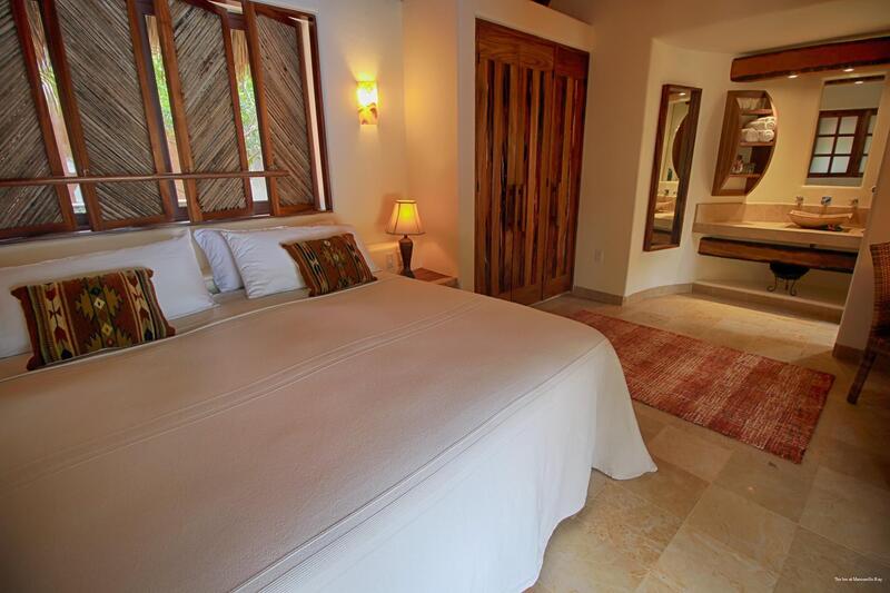 Фото The Inn at Manzanillo Bay