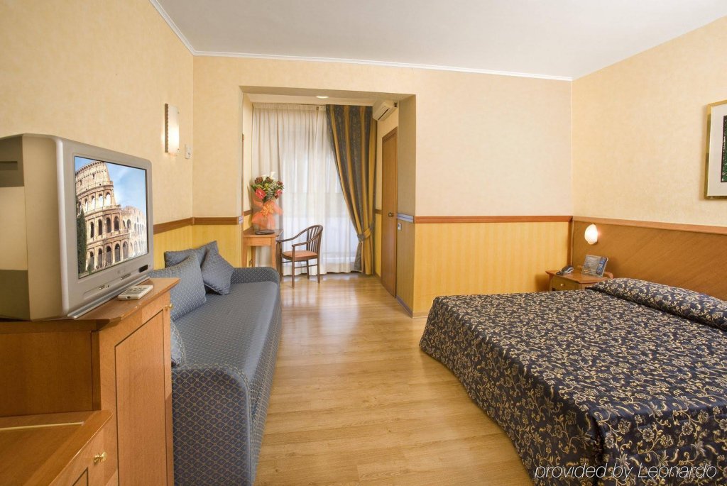 Фото Quality Hotel Rouge et Noir Roma