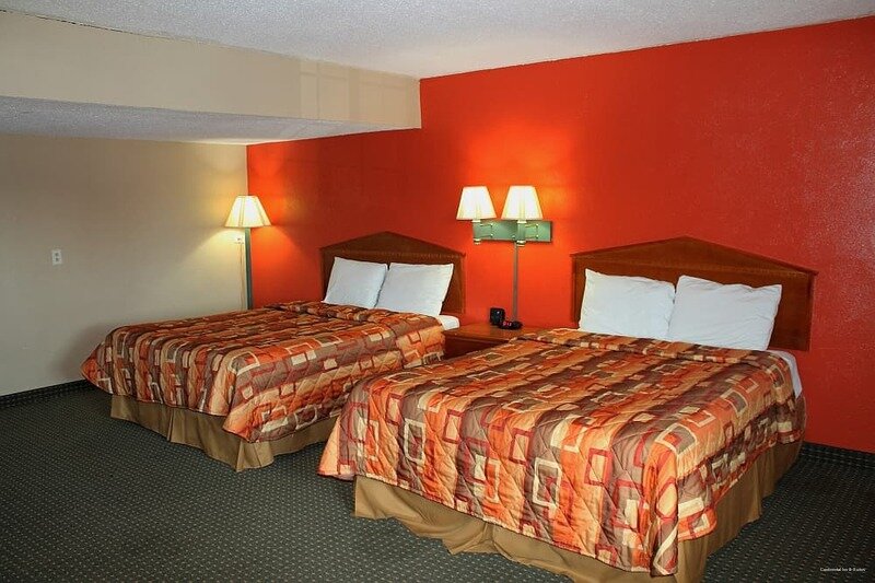 Гостиница Continental Inn & Suites