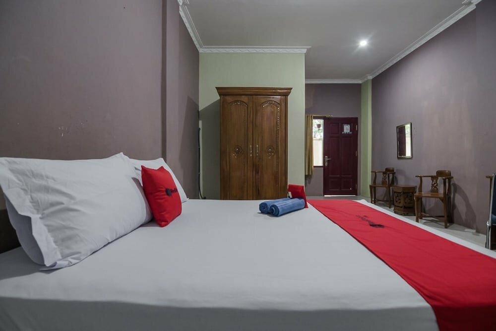 Hotel RedDoorz near Samarinda Square, Samarinda, photo