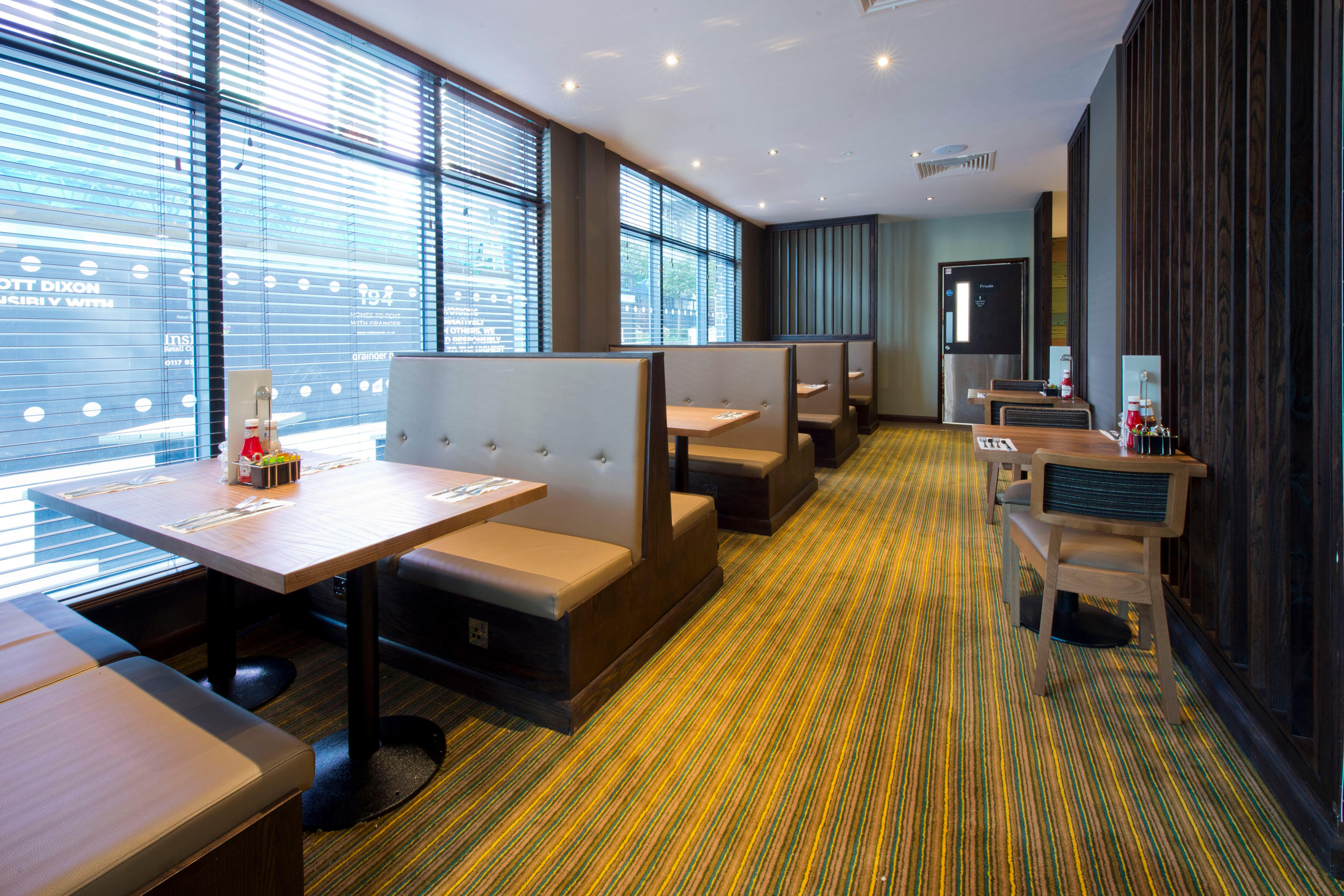 Фото Premier Inn Bristol City Centre Finzels Reach