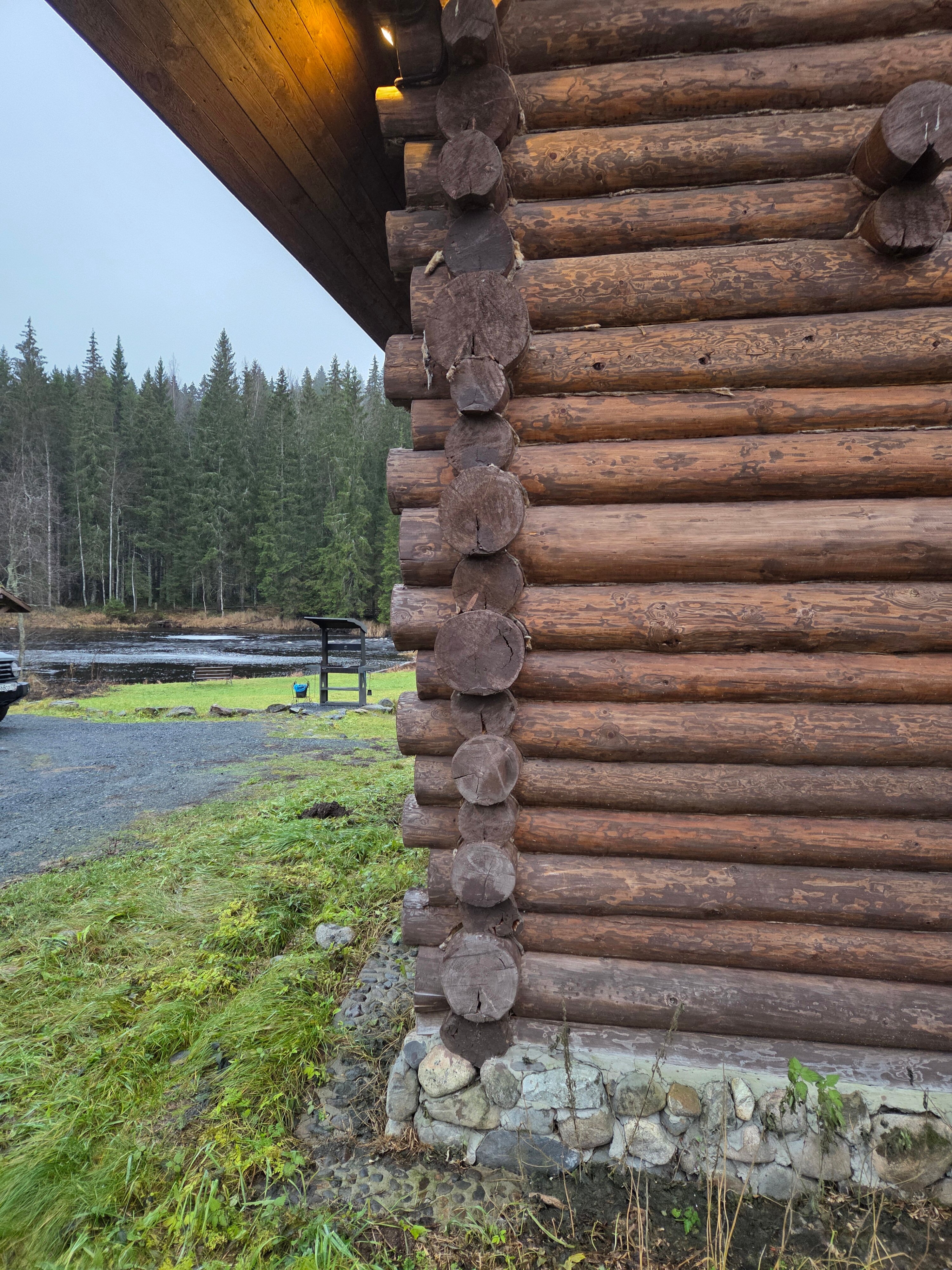 Фото Дом и река