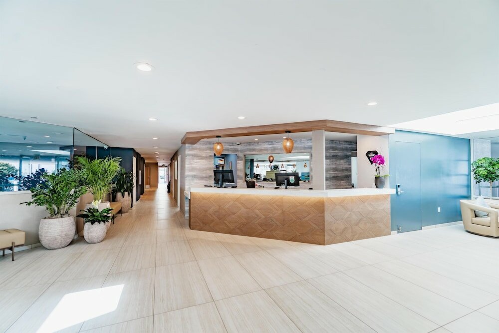 Фото Bay Club Hotel & Marina