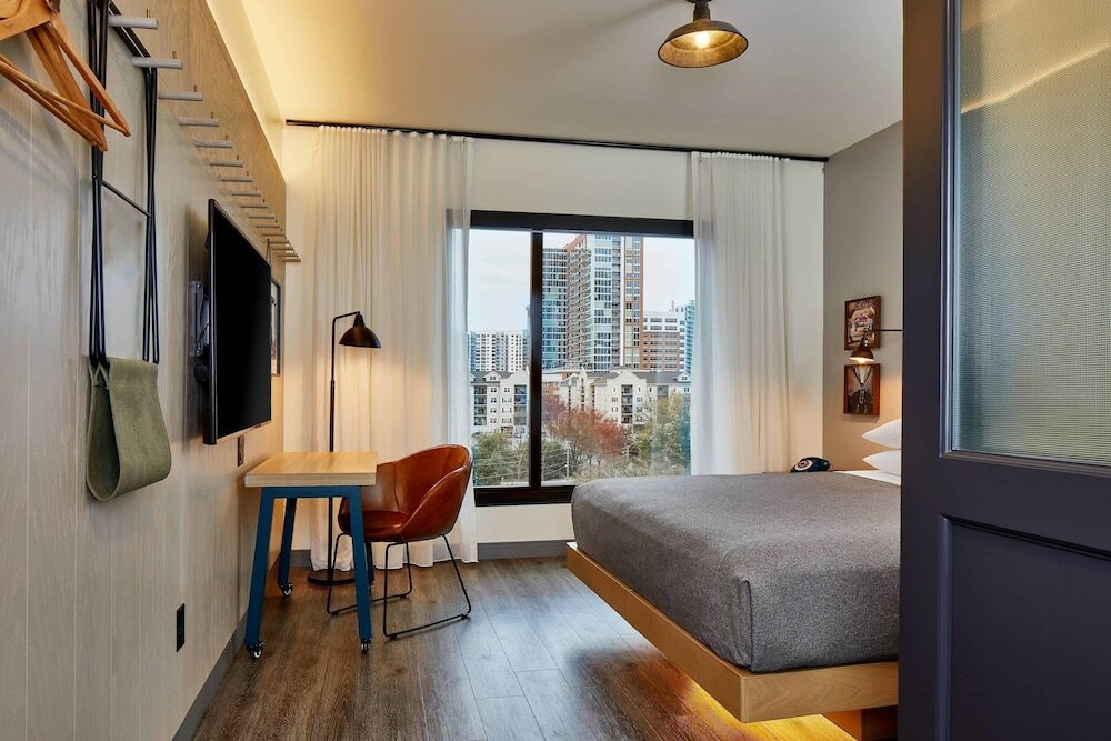 Фото Moxy Atlanta Midtown