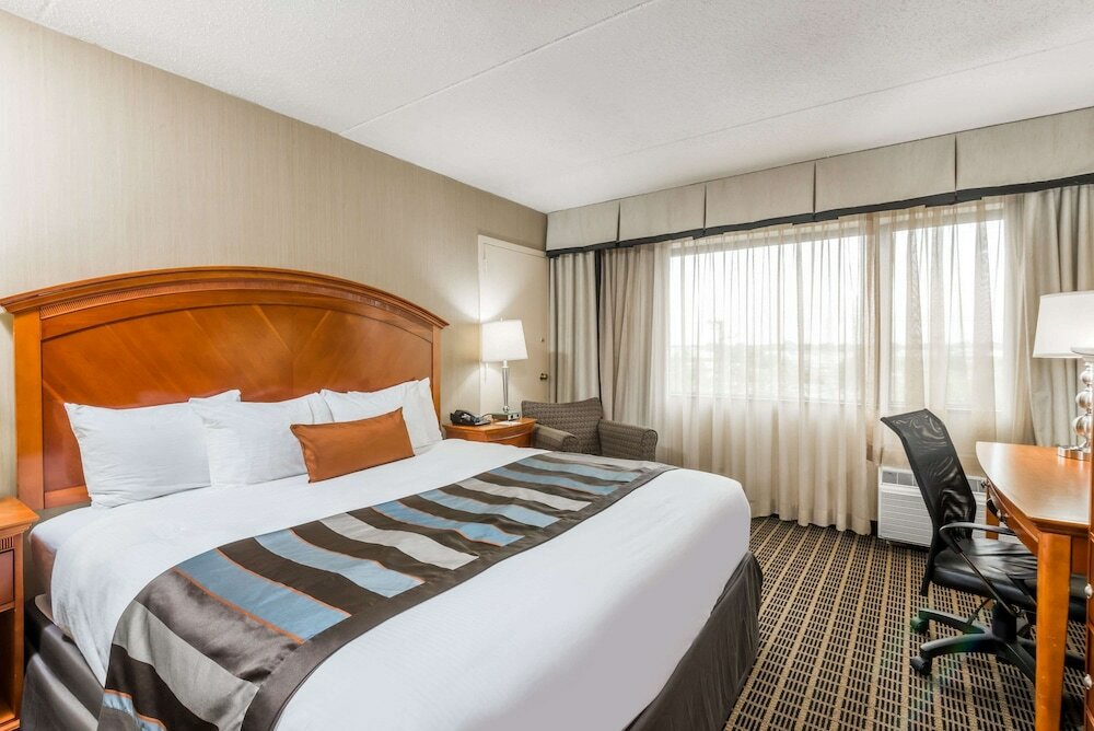Фото Wingate by Wyndham Springfield