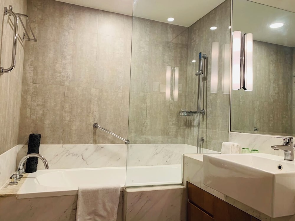 Фото Oakwood Residence Shanghai