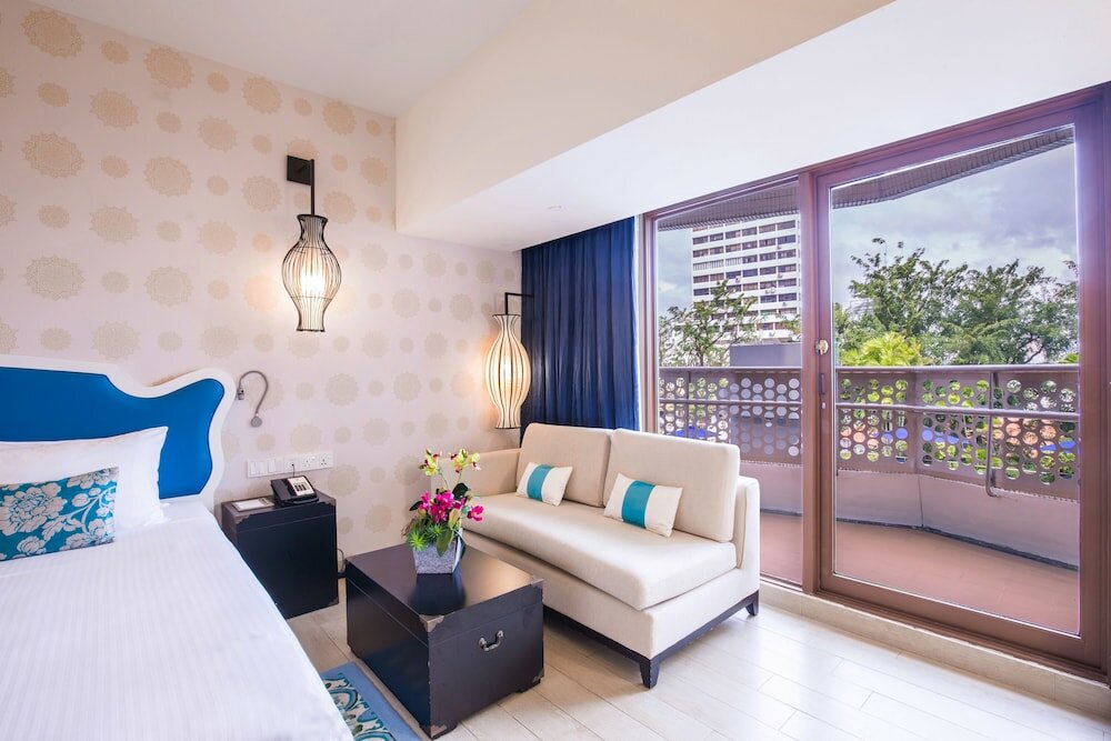 Фото Village Hotel Katong