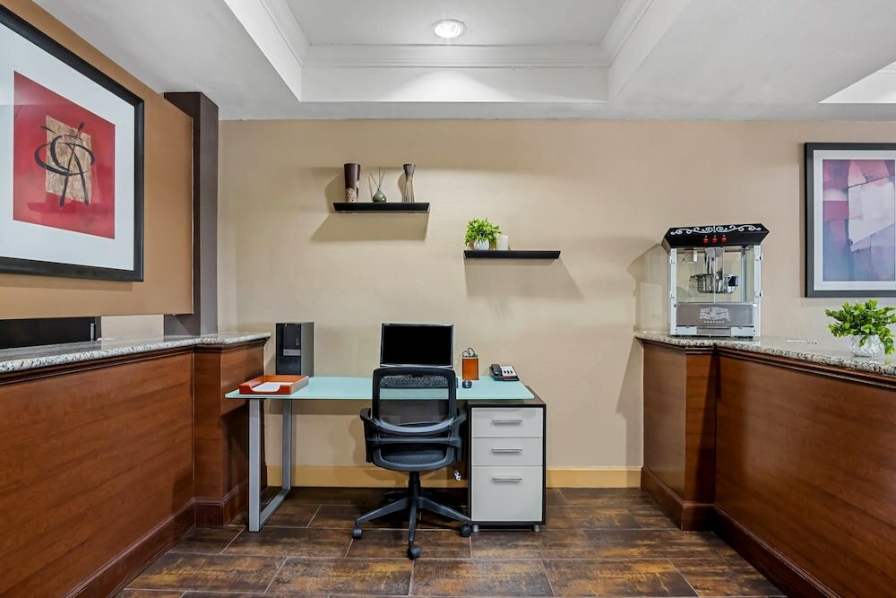 Фото Comfort Suites Las Colinas Center