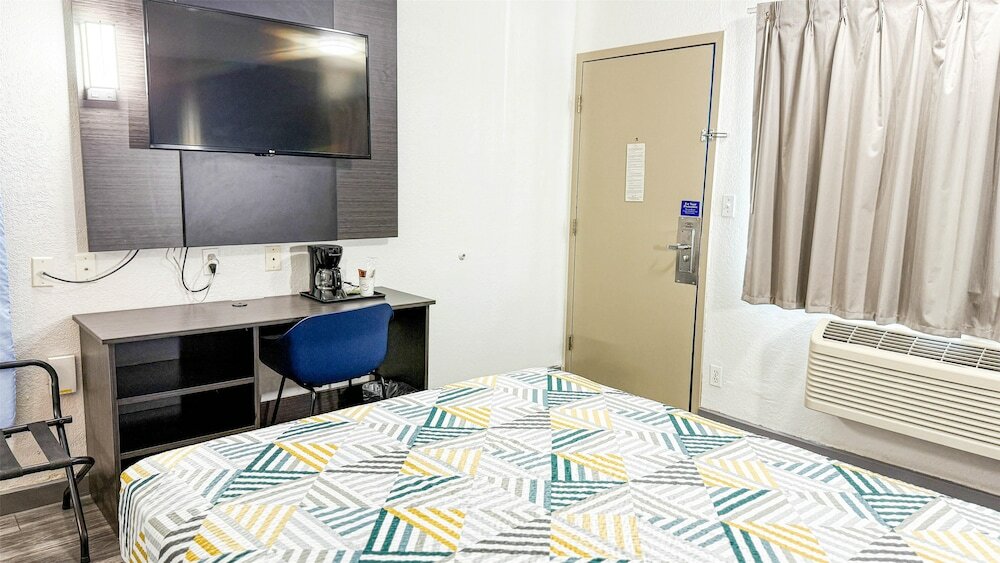 Фото Studio 6 Grand Prairie, Tx