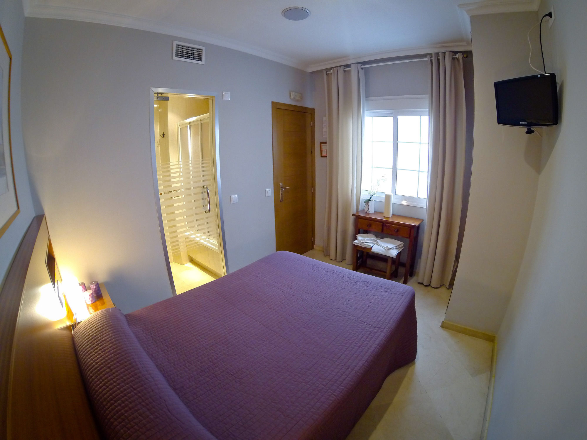 Фото Hostal La Muralla