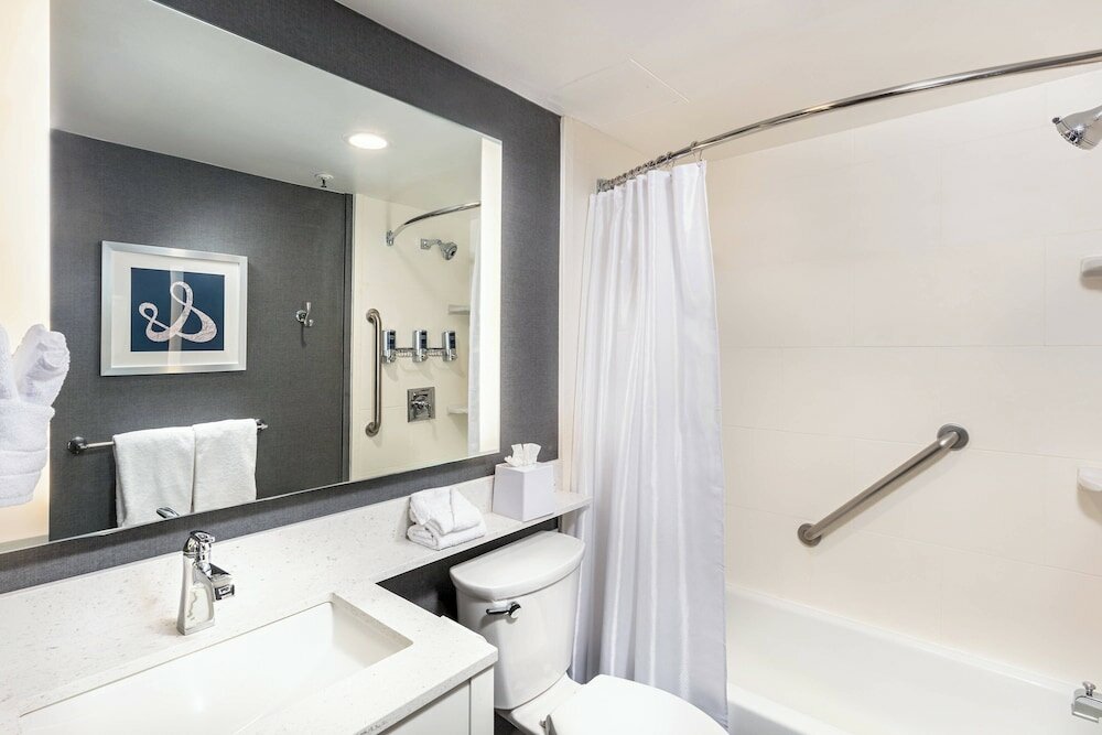 Фото Four Points by Sheraton Los Angeles Westside